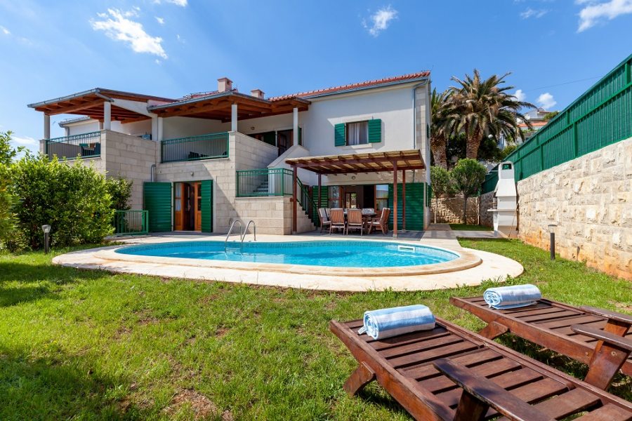 Villa Dane with pool